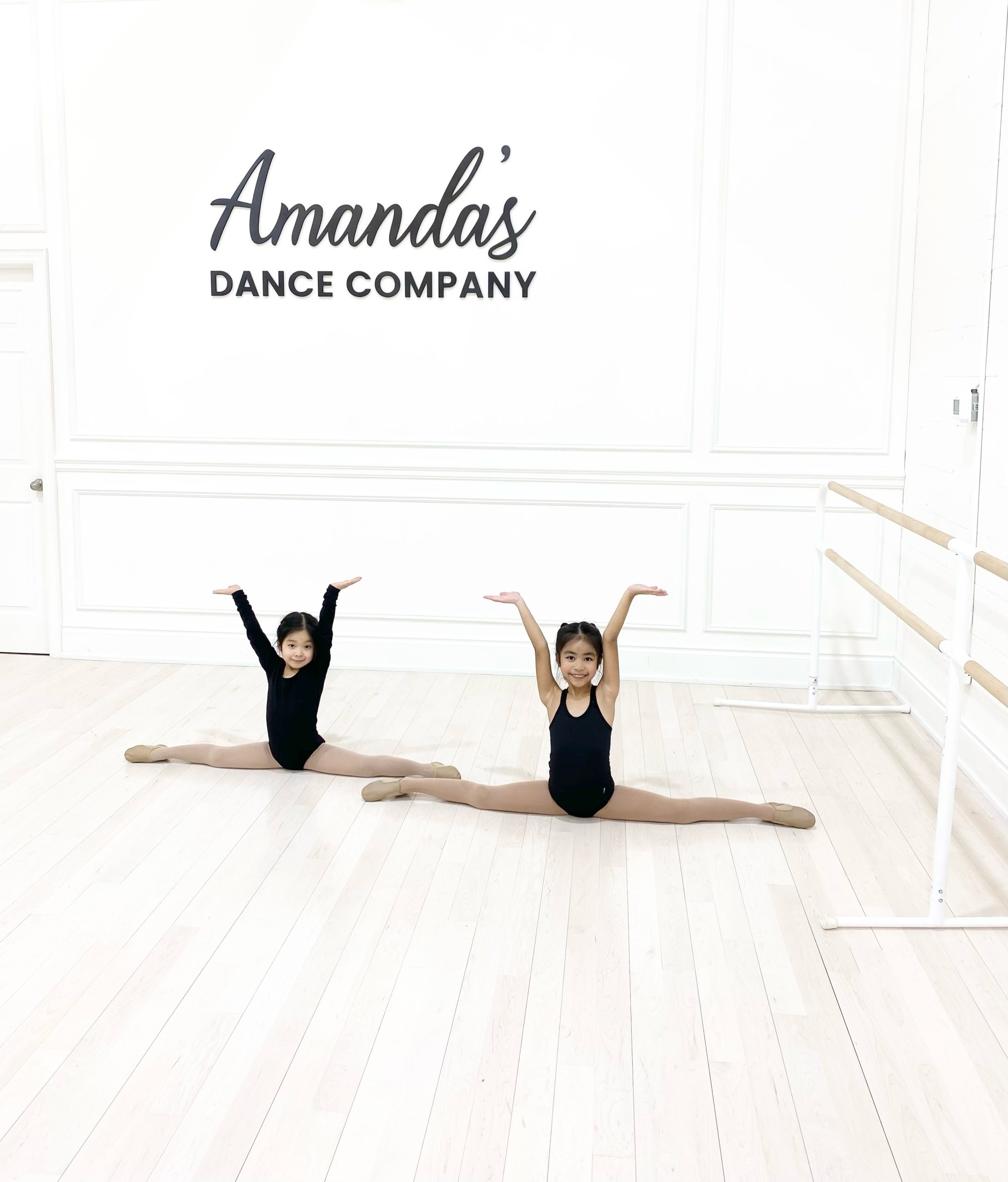Image of two mini dancers.